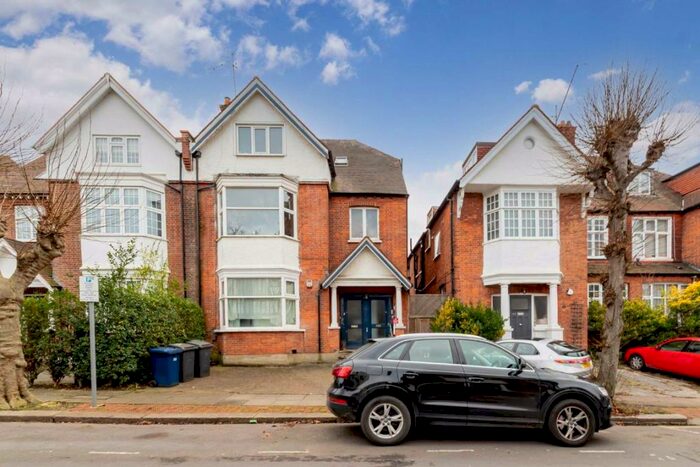 1 Bedroom Flat To Rent In Woodstock Road, Golders Green, NW11