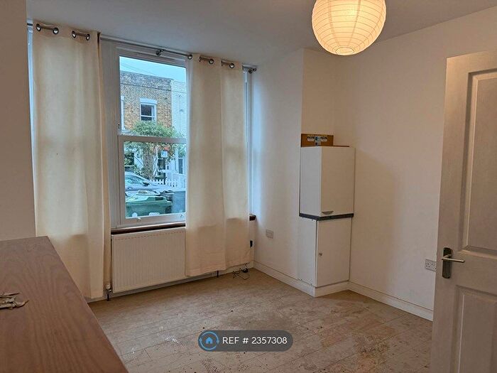 2 Bedroom Flat To Rent In Hanover Road, London, N15
