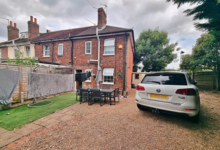 2 Bedroom End Of Terrace House For Sale In Waterloo Road, Havant, PO9