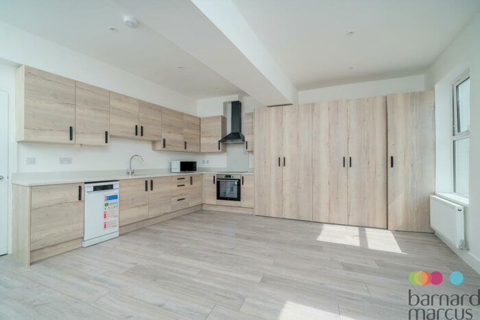 2 Bedroom Apartment To Rent In Station Road, London, NW10