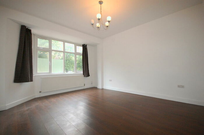 3 Bedroom Terraced House To Rent In Park View Road, N17