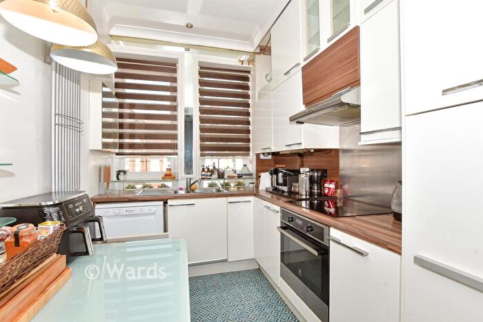 2 Bedroom Flat For Sale In Broadmead Road, Folkestone, Kent, CT19