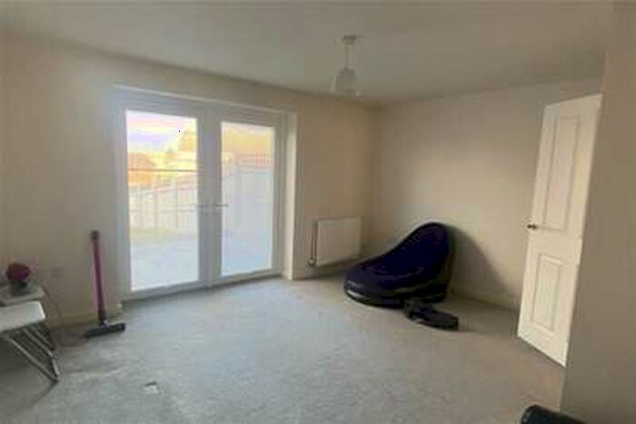 2 Bedroom House To Rent In Emerald Green Grove, Rotherham, S63 0fa.