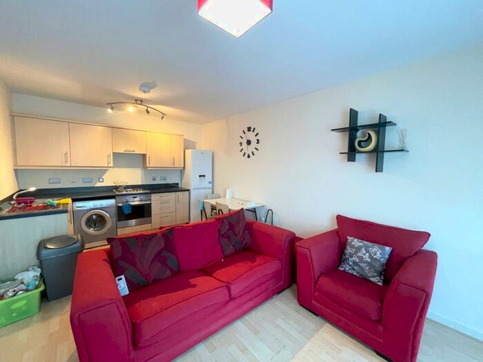 2 Bedroom Apartment To Rent In Watermark House, Sherwood, NG5