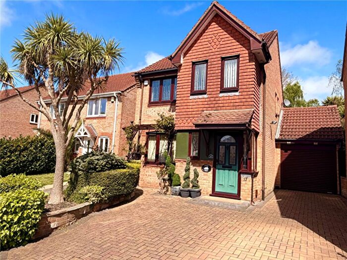 3 Bedroom Detached House For Sale In Doulton Gardens, Whitecliff, Poole, BH14