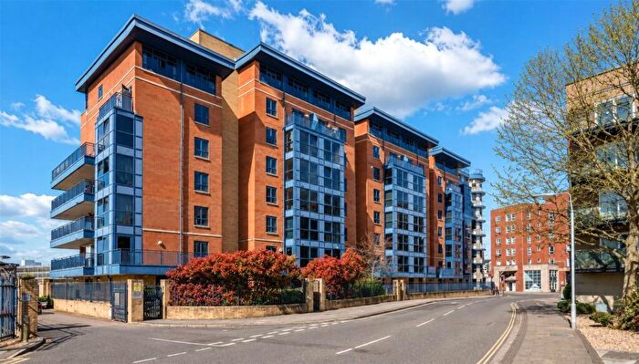 2 Bedroom Apartment For Sale In Canute Road, Southampton, Hampshire, SO14