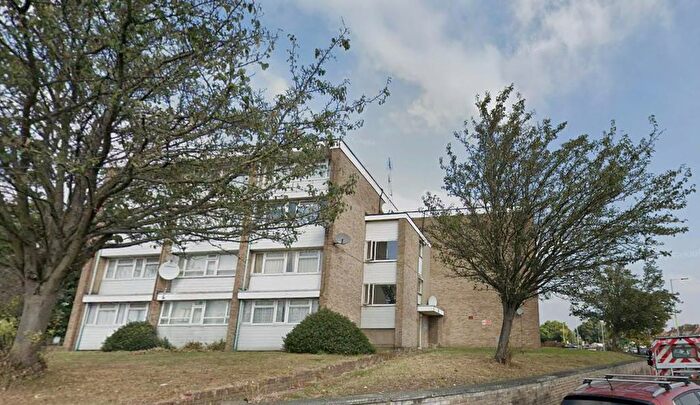 2 Bedroom Property To Rent In Great Cambridge Road, Enfield, EN1