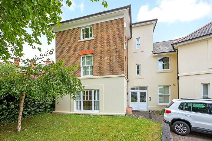 2 Bedroom Flat For Sale In The Pines, Puckle Lane, Canterbury, Kent, CT1