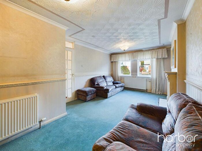 2 Bedroom Detached Bungalow For Sale In Thornyburn Drive, Baillieston, Glasgow, City Of Glasgow, G69