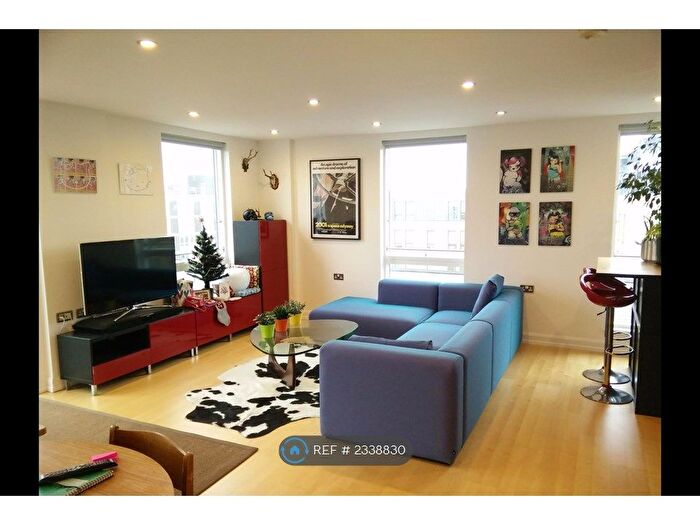 3 Bedroom Flat To Rent In Hertford Road, London, N1