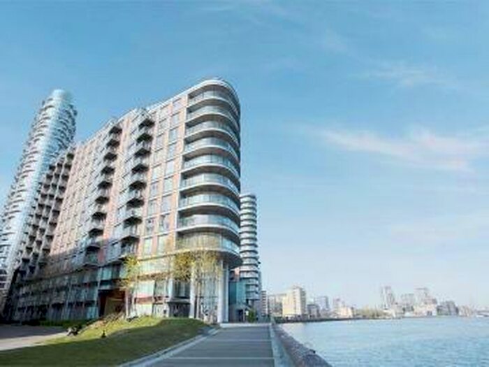 3 Bedroom Flat To Rent In New Providence Wharf, Fairmount Avenue, Blackwall, Canary Wharf, London, E14