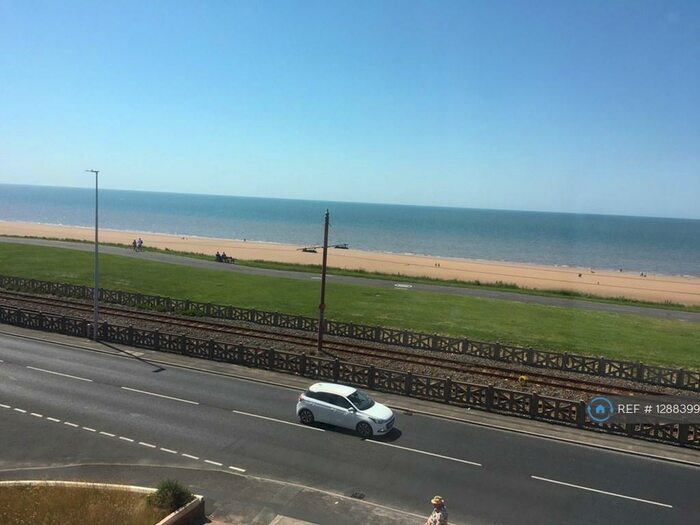 1 Bedroom Flat To Rent In Queens Promenade, Blackpool, FY2
