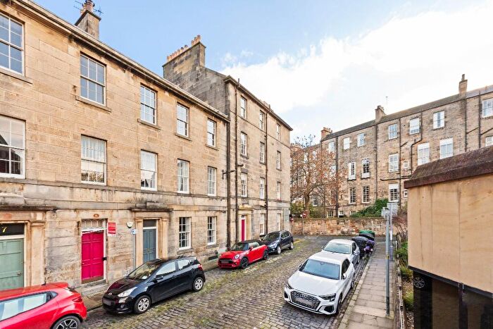 1 Bedroom Flat To Rent In Cheyne Street, Stockbridge, Edinburgh, EH4