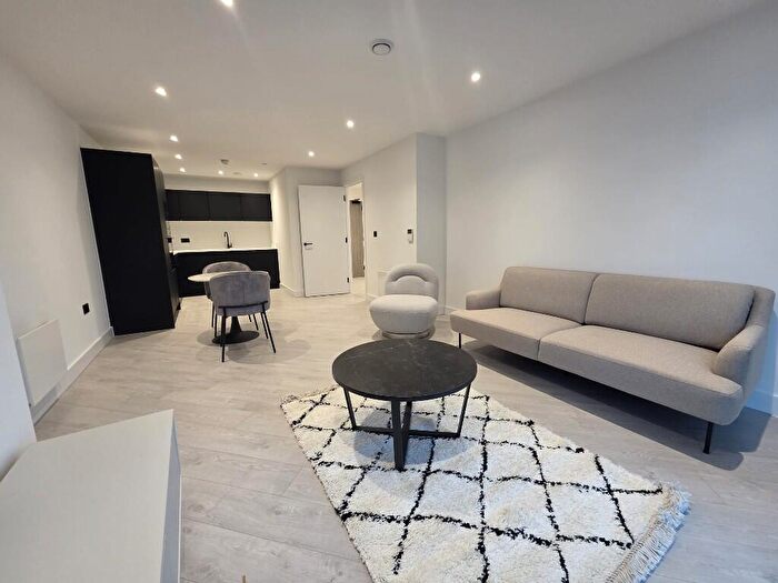 1 Bedroom Apartment To Rent In Trinity Way, Manchester, Greater Manchester, M3