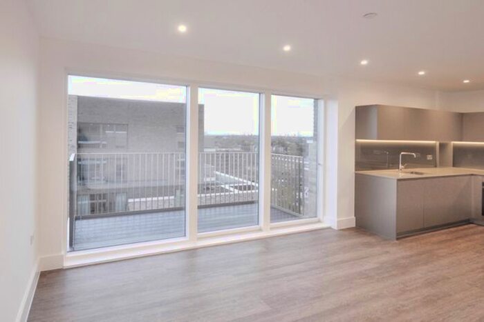 1 Bedroom Flat To Rent In Cobham House, Kidbrooke Village, SE3