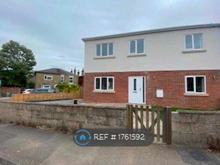 2 Bedroom End Of Terrace House To Rent In Aberdeen Road, Southampton, SO17