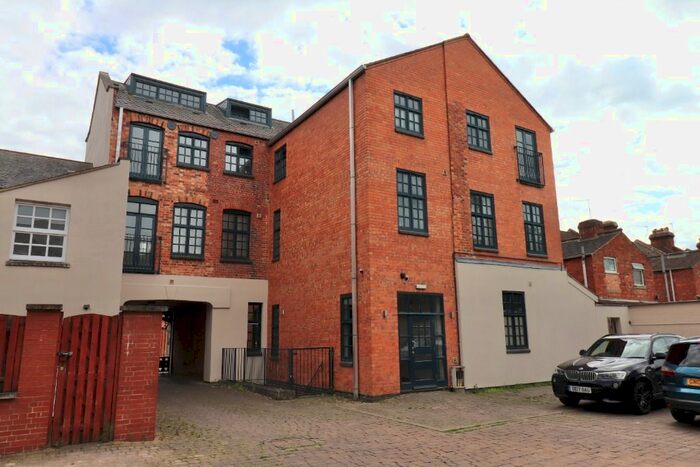2 Bedroom Flat To Rent In Clare Street, Northampton, NN1