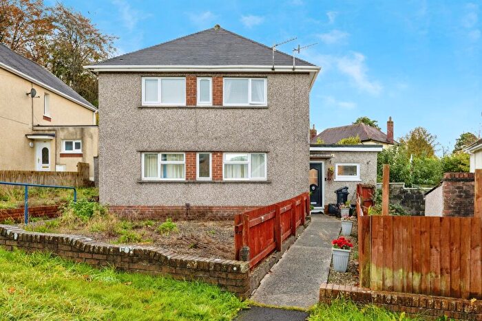 3 Bedroom Maisonette For Sale In Llygad Yr Haul, Neath, SA10