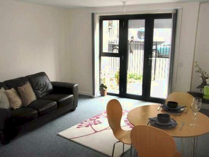 Ground Flat To Rent In Queen Street Leicester, LE1