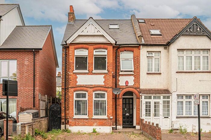 Studio To Rent In London Road, Isleworth, TW7