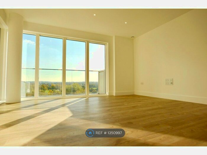 2 Bedroom Flat To Rent In Larkin House, London, SE3