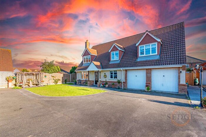 3 Bedroom Chalet For Sale In The Pastures, Cowbit, Spalding, PE12