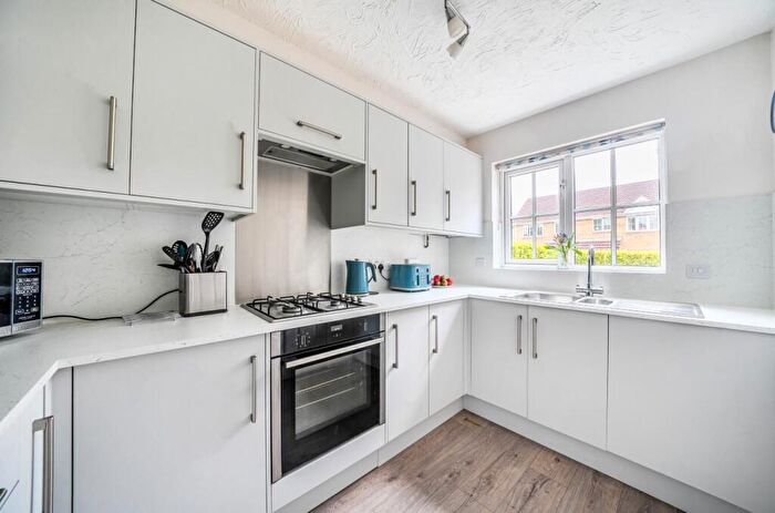 3 Bedroom Detached House For Sale In Harvest Road, Knightwood Park, Chandler's Ford, SO53