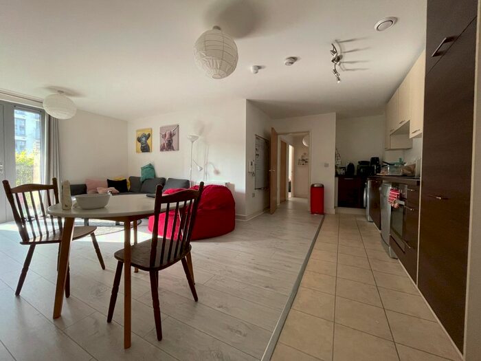 2 Bedroom Flat To Rent In Heron Place, London, E16