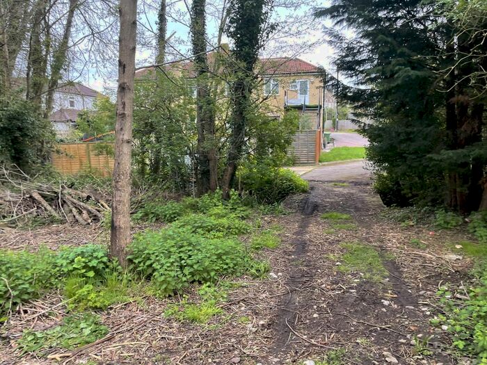 2 Bedroom Bungalow For Sale In The Alders, West Wickham, Kent, BR4