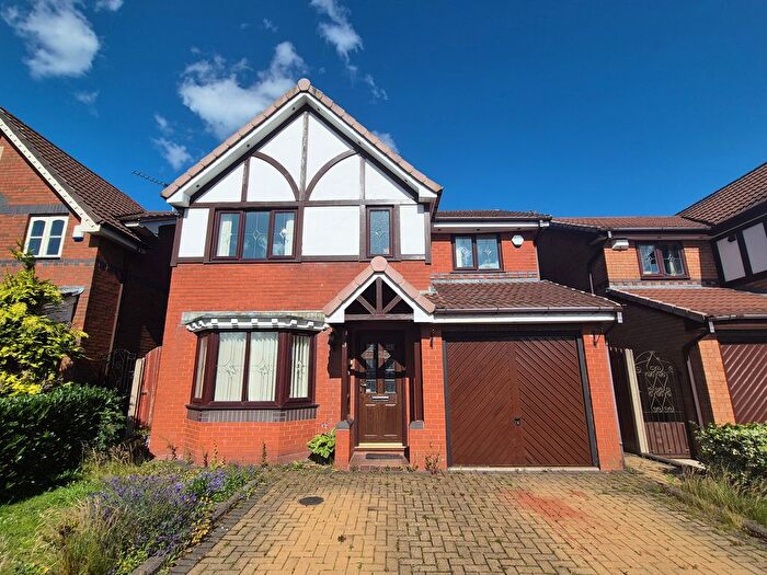 4 Bedroom Detached House To Rent In Waterloo Gardens, Ashton-Under-Lyne, OL6