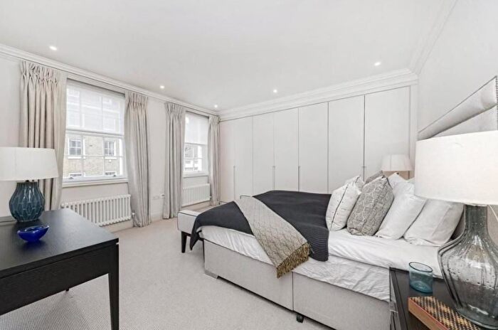 3 Bedroom Flat To Rent In Gloucester Place, Marylebone, London, W1U