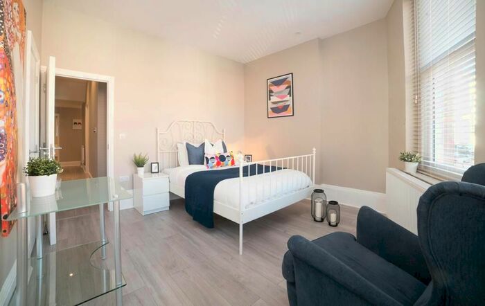 2 Bedroom Flat To Rent In Finchley Road, London, NW3