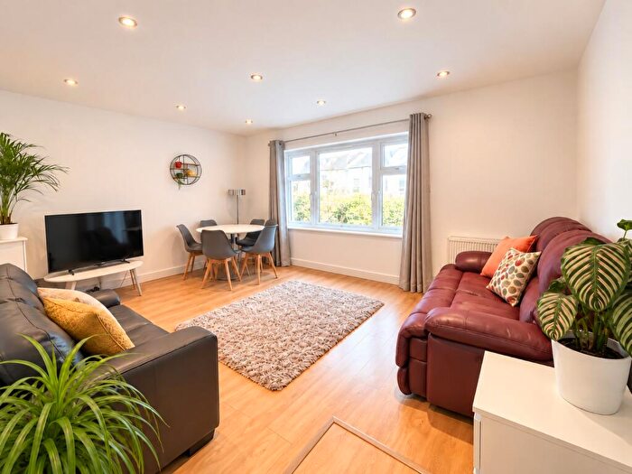 2 Bedroom Flat To Rent In Bell Street, Edgware Road, NW1