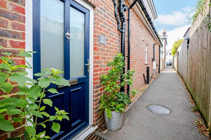 2 Bedroom Property For Sale In Crowborough Hill, Crowborough, TN6