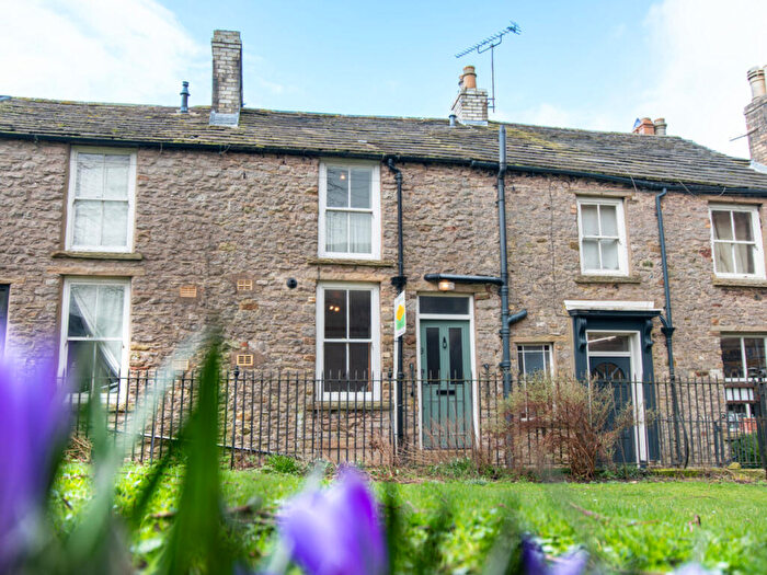 2 Bedroom Cottage For Sale In Church Walk, Kirkby Stephen, CA17