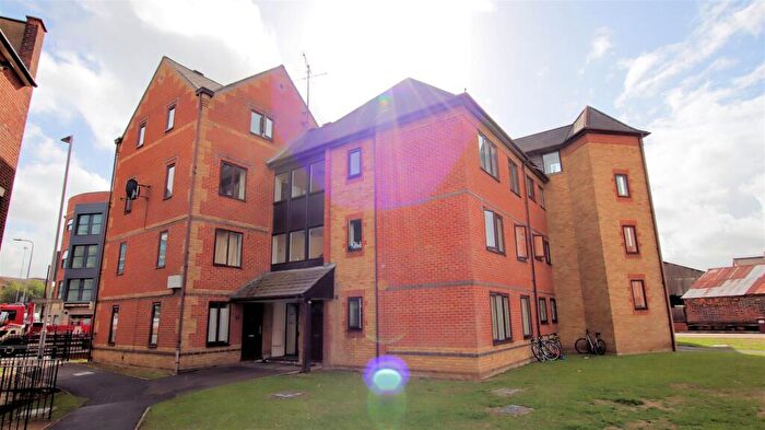 2 Bedroom Flat To Rent In Regent Court, Reading, RG1