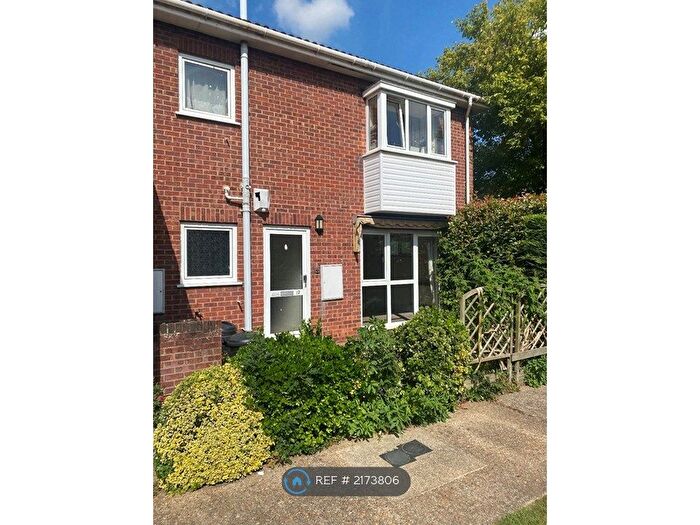 1 Bedroom Flat To Rent In Russell Square, Longfield, DA3