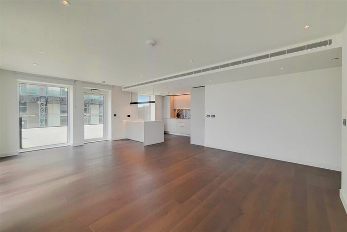 3 Bedroom Flat To Rent In Fountain Park Way, London, W12