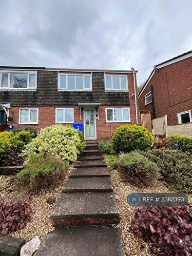 3 Bedroom Semi-Detached House To Rent In Elms Road, Burton-On-Trent, DE15