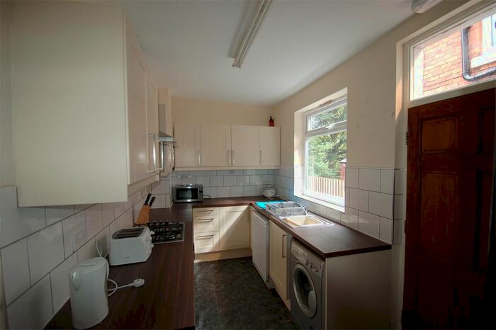 5 Bedroom Terraced House To Rent In Pershore Road, Selly Park, Birmingham, B29