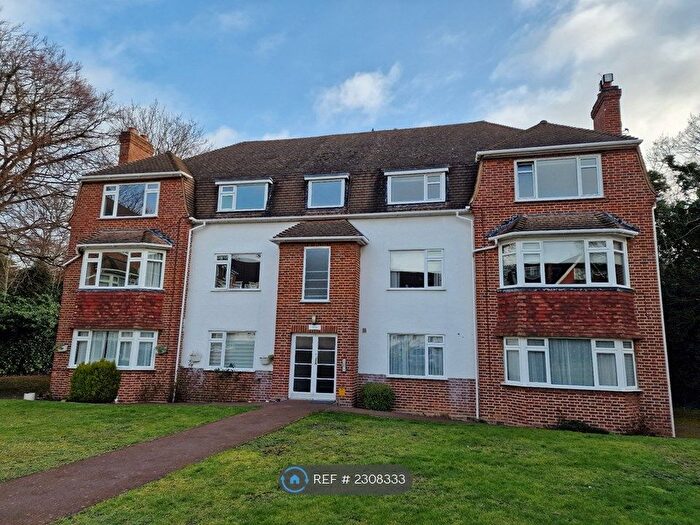 2 Bedroom Flat To Rent In Cedar Court, Bromley, Beckenham, BR3