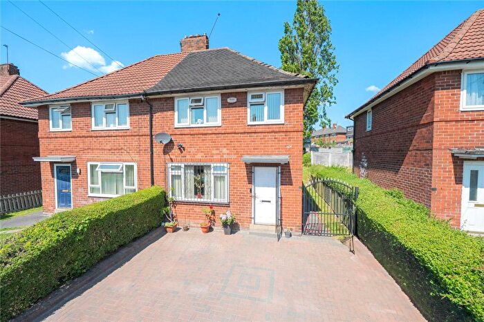 3 Bedroom Semi Detached House For Sale In Amberton Grove, Leeds, LS8