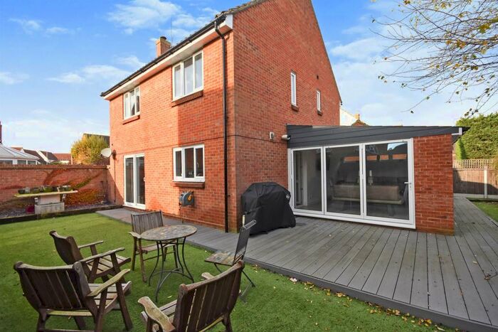 4 Bedroom Detached House For Sale In Collingwood Road, South Woodham Ferrers, Chelmsford, CM3