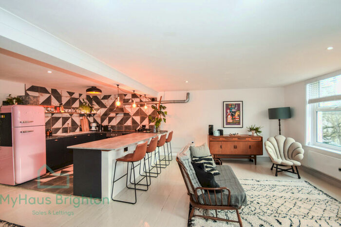 2 Bedroom Flat To Rent In Western Road, Brighton, BN1