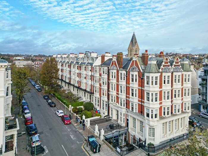 3 Bedroom Flat For Sale In Holland Road, Hove, BN3