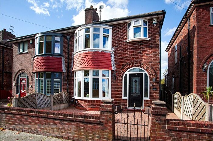 3 Bedroom Semi-Detached House For Sale In Acresfield Road, Middleton, Manchester, M24