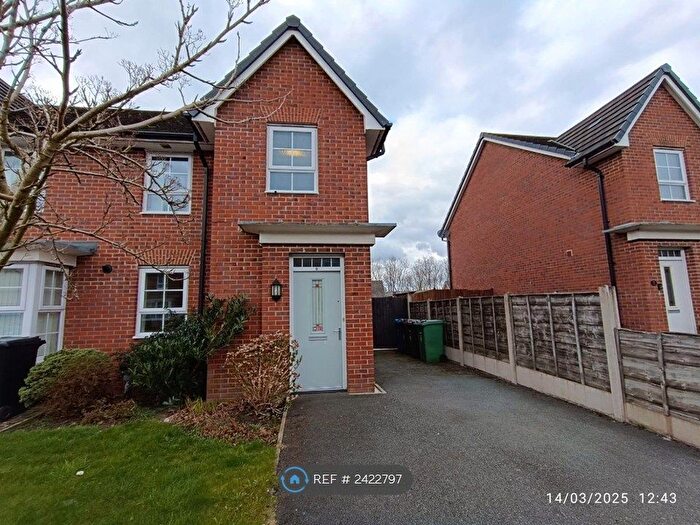 3 Bedroom Semi-Detached House To Rent In Rayleigh Close, Radcliffe, Manchester, M26