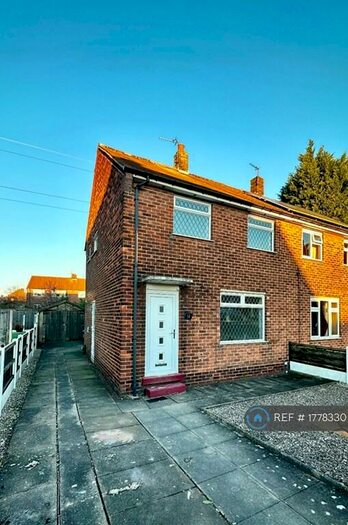 3 Bedroom Semi-Detached House To Rent In Raglan Avenue, Swinton, Manchester, M27