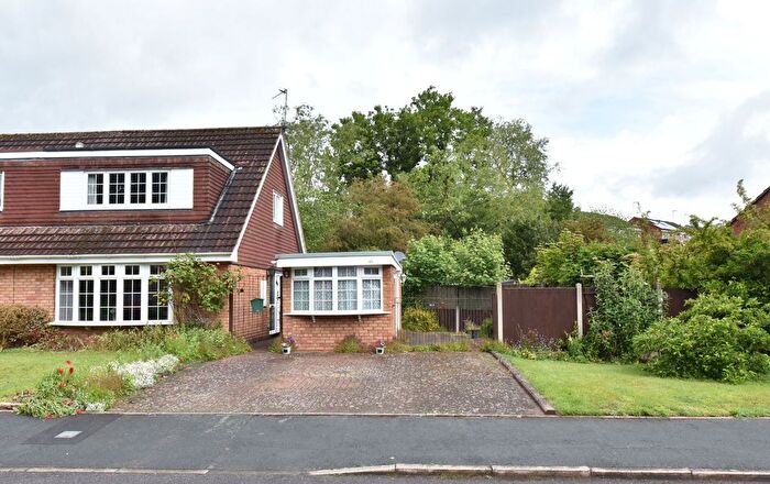 3 Bedroom Semi-Detached House For Sale In Kingswinford, Coniston Drive, DY6