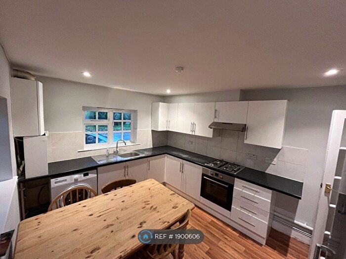 3 Bedroom Maisonette To Rent In Albatross Street, London, SE18